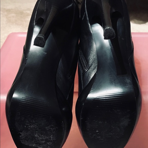 “HOT BOOTS IN THE CITY” by Kristin Davis - Picture 6 of 9